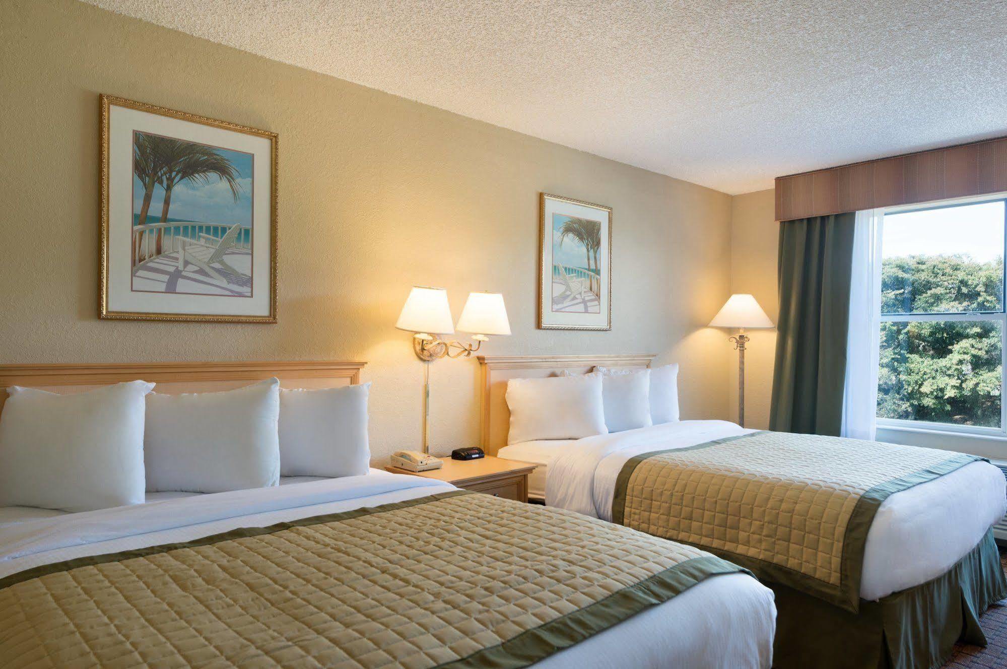 Baymont By Wyndham Fort Myers Airport Esterno foto